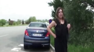 Այս շիկահերը աքլոր ծ ...